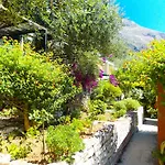 Manto On The Beach Apartments
